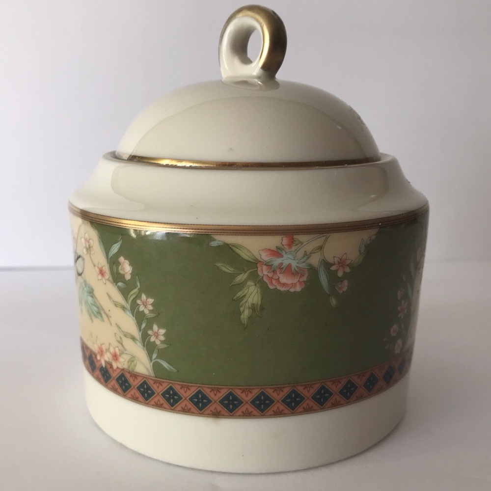 Mikasa Fine China L5606 Victoria Sugar/Powder Bowl Green Floral Design